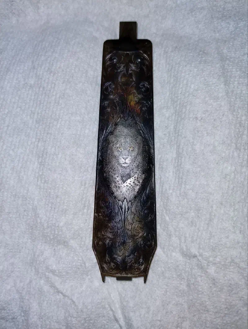 leopard engraving